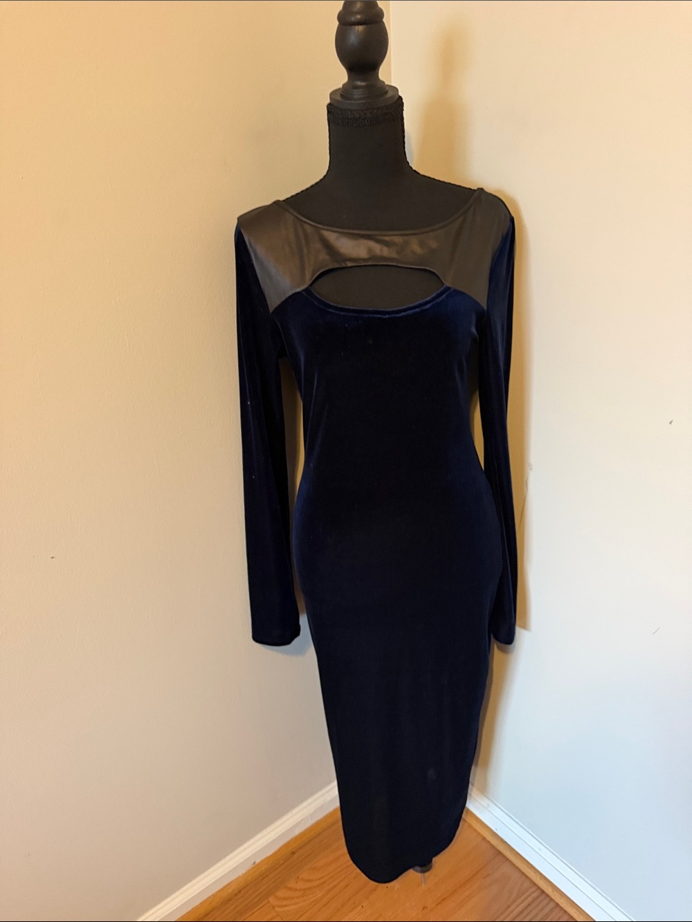 Navy Velvet Long Sleeve Cutout Bodycon Dress